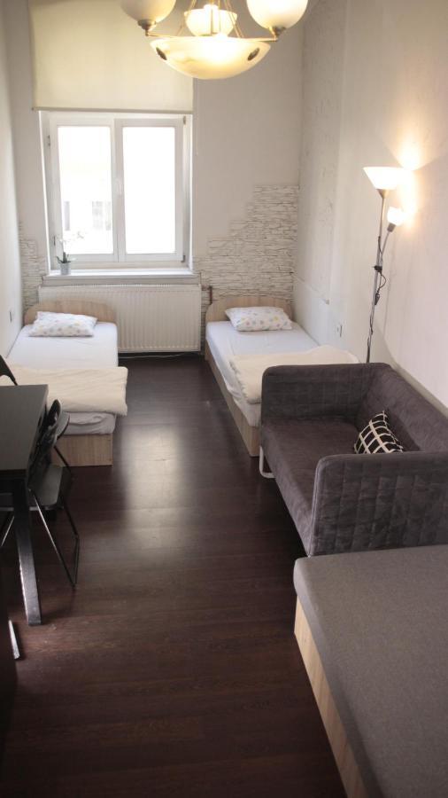 Pit Stop Hostel Poznan Exterior photo